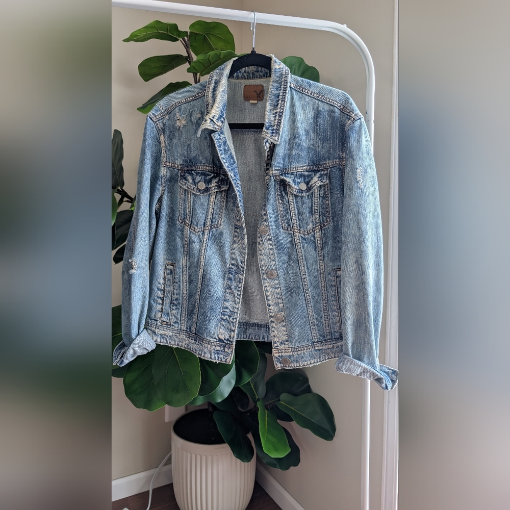 American Eagle Outfitters Light Blue Jean Jacket